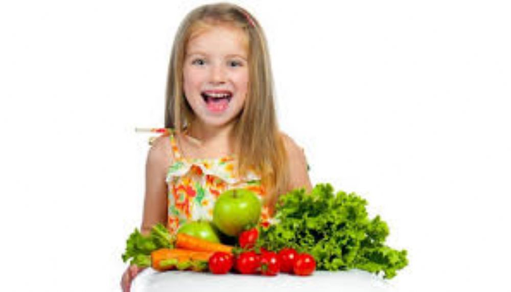 فوائد الخضراوات والفواكه لا تعد ولا تحصى للاطفال حافظي على وجودها على المائدة دائما.