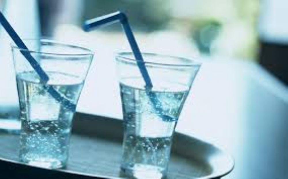 ماء الصودا وفوائدها العديدة للجهاز الهضمي وأجهزة الجسم الأخرى .