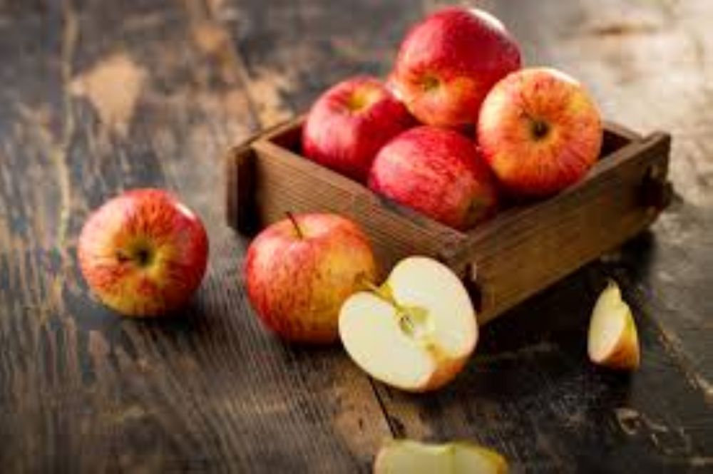 فوائد التفاح العديدة , للمشاكل الصحية وبعض محاذير استخدامها بكثرة .