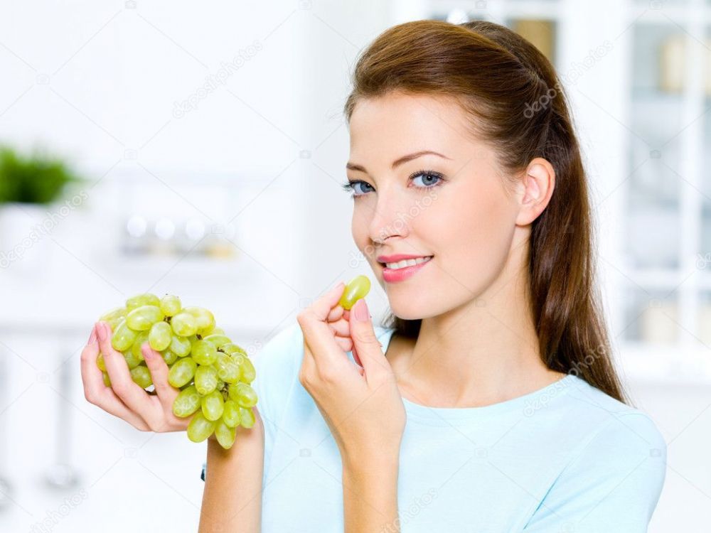 تعرفوا الى فوائد العنب للمعدة وبعض الأطعمة التي تحافظ عليها .