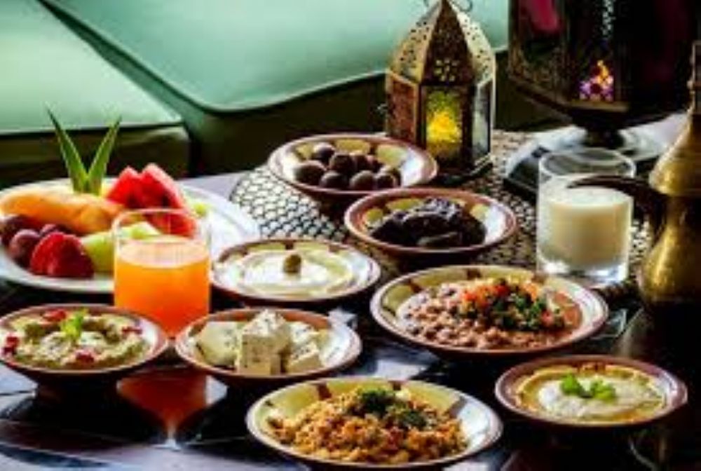 وجبة السحور في رمضان العديد من الفوائد والنصائح لنستفيد منها.