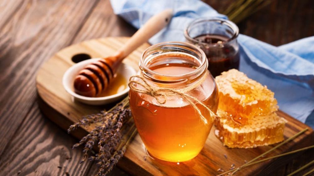 فوائد العسل الطبية لعلاج قرحة المعدة والعديد من الامراض .